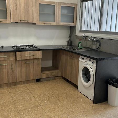 Unique City Hostel 100 Meters From Beach 라르나카 외부 사진
