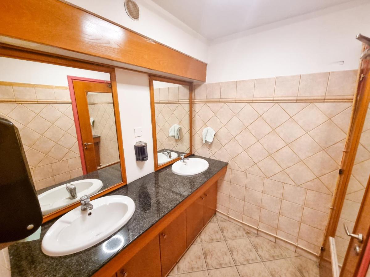Unique City Hostel 100 Meters From Beach 라르나카 외부 사진