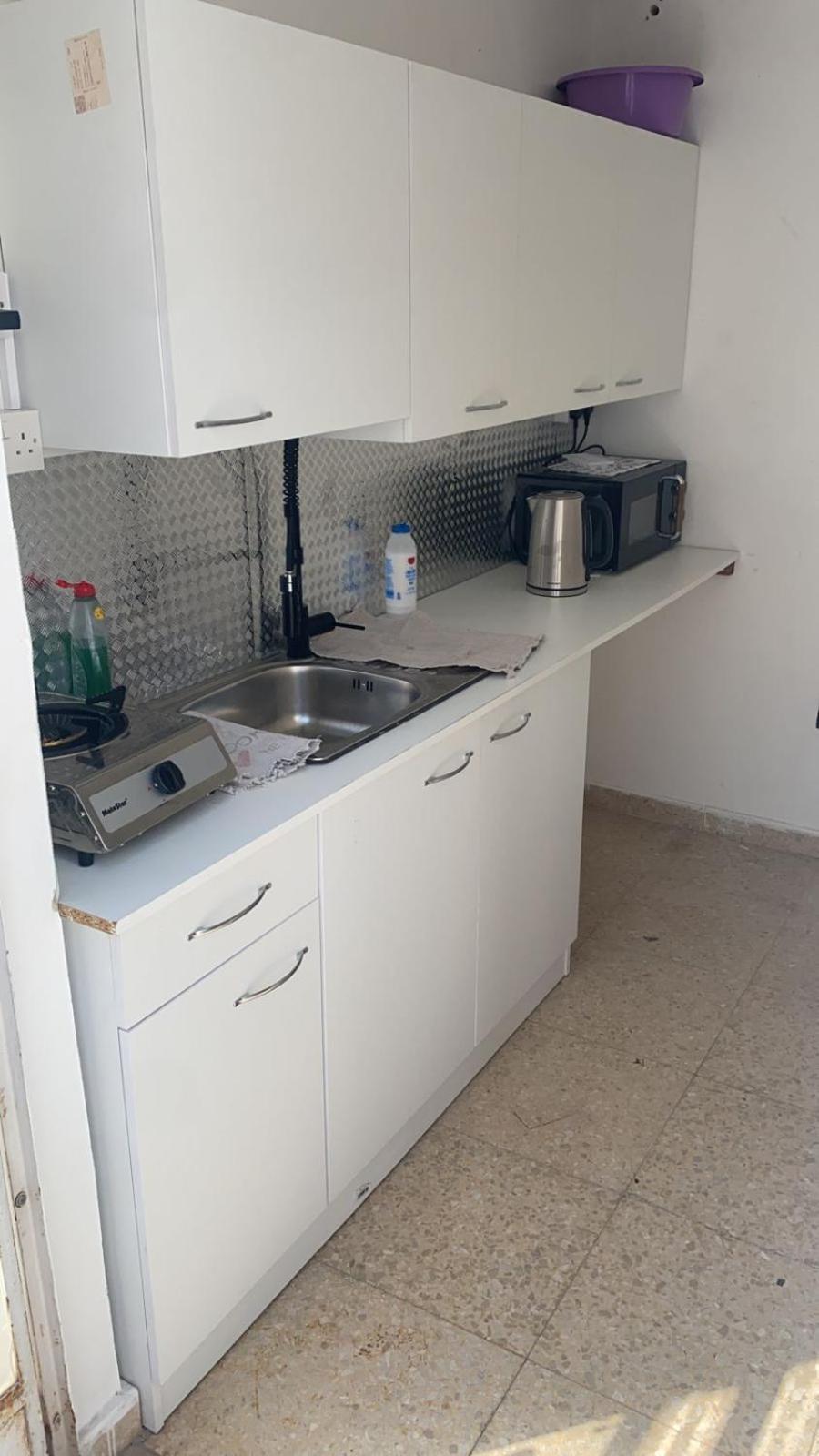 Unique City Hostel 100 Meters From Beach 라르나카 외부 사진